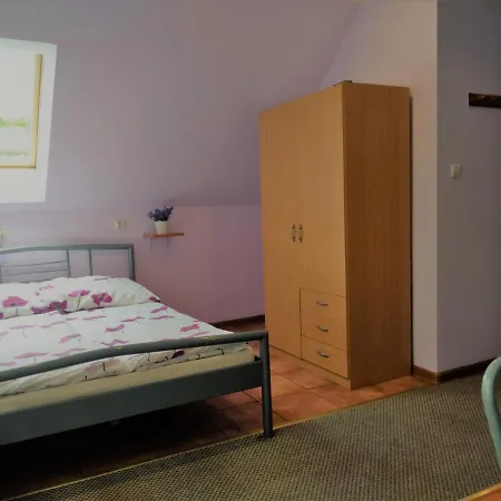 Na Skwerku 게스트하우스 *